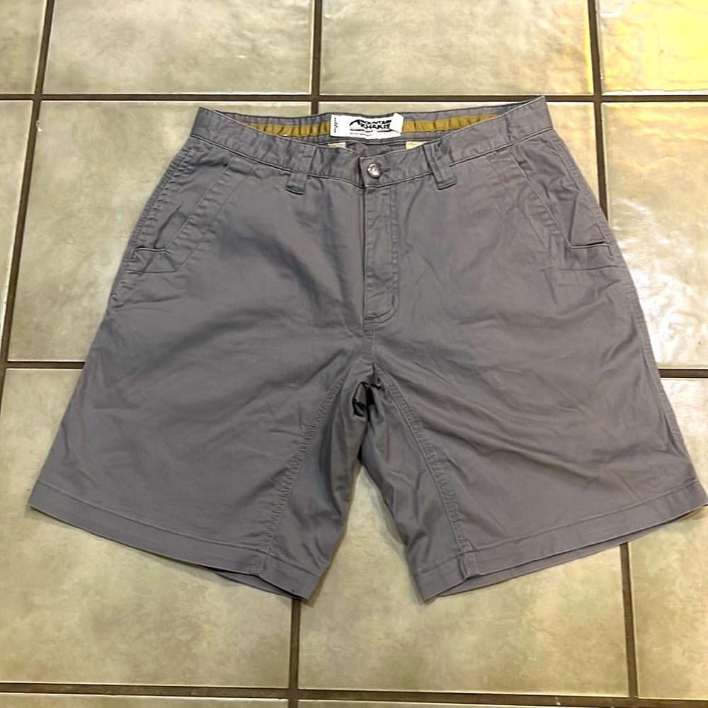 Mountain khaki poplin short
